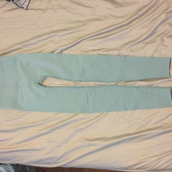 Free People movement sage green cut out leggings, size S, good condition - Picture 3 of 8